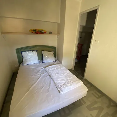 Vila Mitoyenne Au Calme Avec Parking Et Piscine Commune - Fr-1-607-126