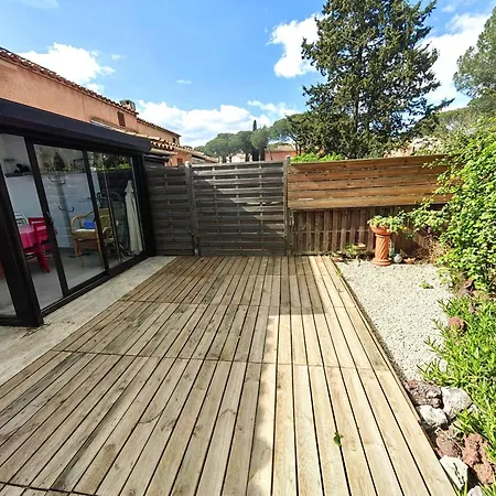 Mitoyenne Avec Piscine, Parking Prive, A 15 Min De La - Fr-1-607-126 *